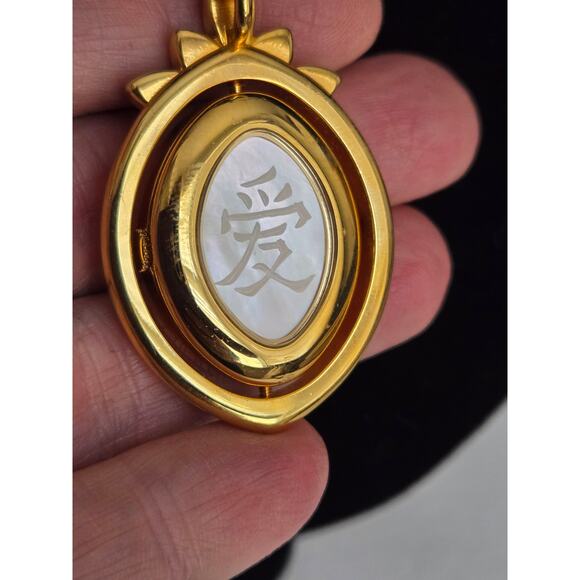 Vintage Gem Time Gold Tone Watch Pendant Necklace w/Mother of Pearl Asian Theme - Picture 3 of 8
